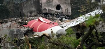Caixa-preta é encontrada após queda de avião da Air India com mais de 290 mortos
