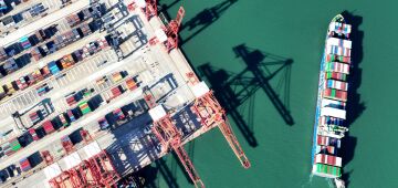 China admite cenário externo 'complexo e severo' após dados econômicos fracos