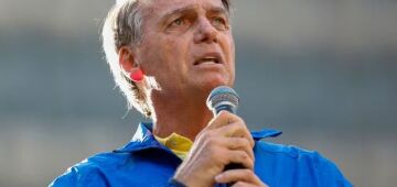 Bolsonaro chora e pede orações durante sessão do Senado em homenagem a líder evangélico