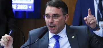 Flávio Bolsonaro chama apoiadores para 7 de Setembro e critica governo