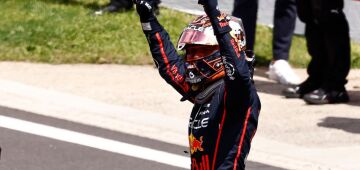 F1: Verstappen supera Sainz em treino caótico no Azerbaijão e larga na pole; Bortoleto sai em 13&ord