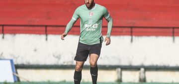 Santa Cruz anuncia renovação de contrato com William Alves
