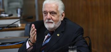 Líder do governo no Senado contradiz Gleisi e reconhece acordo a favor de projeto da dosimetria