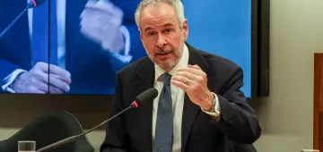 Corrêa do Lago pede aceleração de medidas do Acordo de Paris e cooperação entre países