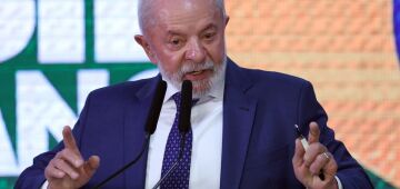 Lula diz que Bolsonaro assume culpa ao pedir anistia