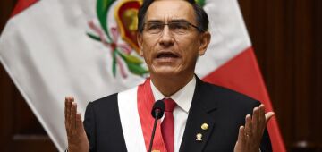 Ex-presidente Martín Vizcarra sai da prisão no Peru