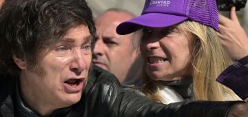 Partido de Milei sofre derrota em eleição provincial considerada teste na Argentina