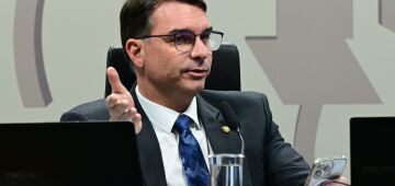 Flávio reúne presidentes de diretórios locais do PL, pede "unidade" e veta alianças com a esquerda
