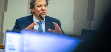 Haddad vai pedir novo visto para viajar aos EUA em meio à tensão com Trump