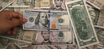 Câmbio: real é pressionado por avanço de dólar e curva de Treasuries em meio a PIB local