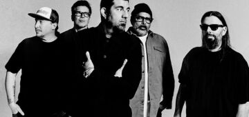 Deftones virá ao Brasil em 2026, anuncia o baterista em entrevista a revista