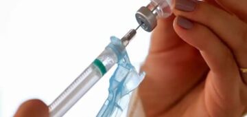 Vacina contra herpes-zoster pode prevenir e retardar a demência, diz novo estudo