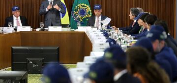 Lula deve aproveitar última reunião ministerial do ano para cobrar quem vai deixar a Esplanada