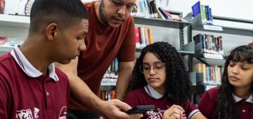 Professor pernambucano cria IA para ajudar alunos na preparação para a redação do Enem