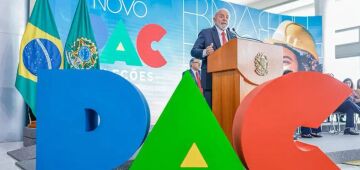 Lula anuncia R$ 9,7 bilhões para o transporte público