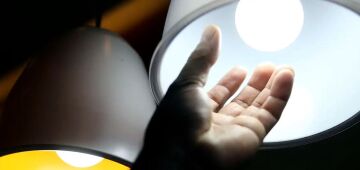 Consumo de energia de residências sobe 5,9% em julho, diz EPE; indústria e comércio retraem