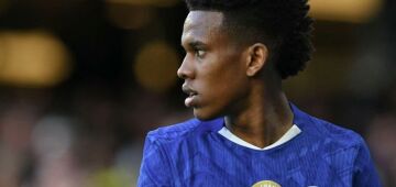 João Pedro marca e Estêvão sai aplaudido de pé em triunfo do Chelsea sobre o Fulham