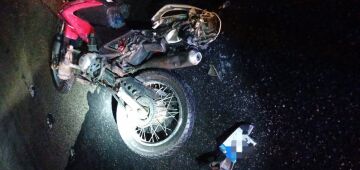 Acidente entre caminhão e motocicleta deixa um morto e um ferido na BR-232, próximo ao Curado
