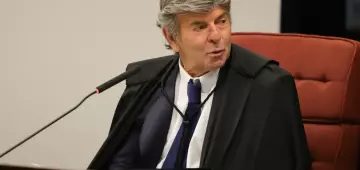 Fux absolve Bolsonaro dos cinco crimes da trama golpista