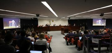 STF cancela sessão plenária e julgamento sobre golpe continua à tarde