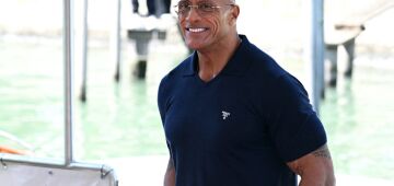 Novo visual de Dwayne Johnson choca o público no Festival de Cinema de Veneza