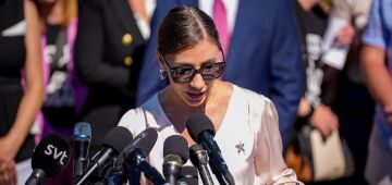 Brasileira afirma ter sido abusada por Jeffrey Epstein quando tinha 14 anos