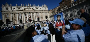 Carlo Acutis: milhares de fiéis celebram a canonização do primeiro santo millennial no Vaticano