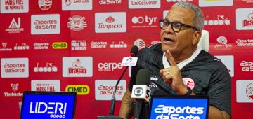 Hélio dos Anjos avalia derrota do Náutico contra o Guarani: "Maior problema foi a bola parada"