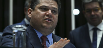 Alcolumbre rejeita discutir projeto de anistia defendida pela oposição na Câmara