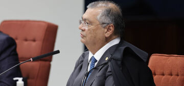 Dino diz que crimes contra democracia são 'insuscetíveis de anistia' e envia recado ao Congresso