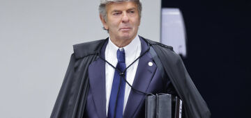 'Não há um elemento que demonstre ciência de Bolsonaro do plano de golpe', diz Fux