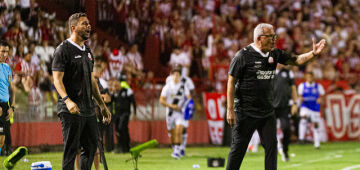 Náutico: Hélio dos Anjos admite frustração após derrotas, mas afirma seguir acreditando no acesso