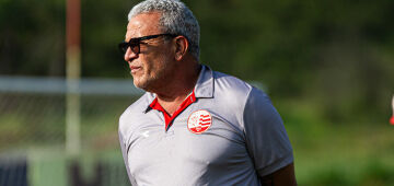Náutico anuncia renovação contratual com o técnico Hélio dos Anjos