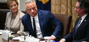 Secretário Kennedy coloca americanos "em perigo", alertam ex-diretores da agência de saúde