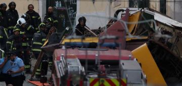 Descarrilamento do Elevador da Glória, em Lisboa, deixa 15 mortos e 18 feridos