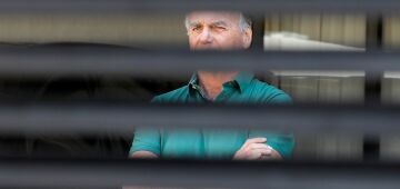 Dino abre inquérito contra Bolsonaro, Flávio, Eduardo e Carlos com base em relatório da CPI da Covid