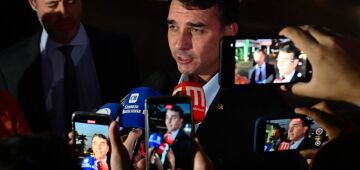 Flávio Bolsonaro chama Moraes de 'psicopata' e defende anistia total