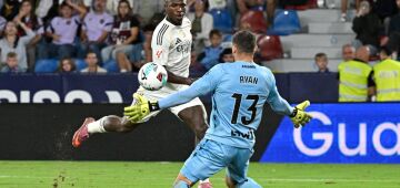 "Os 45 milhões de euros de Vini Jr. criaram um monstro", diz jornal espanhol sobre o Flamengo