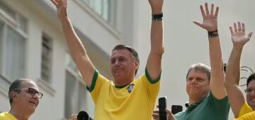 Bolsonaro será interpretado em filme pelo mesmo ator que fez Jesus em "A Paixão de Cristo"