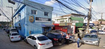 PMs são abordados por criminosos a caminho de batalhão e têm armas e moto roubadas no Recife