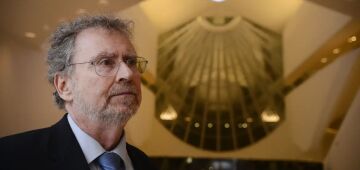 Físico Luiz Davidovich vence prêmio da Academia Mundial de Ciências