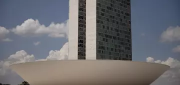 Senado aprova PEC que muda regras dos precatórios