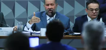 Lupi diz que governo acompanhava, mas sem dimensão de fraudes no INSS