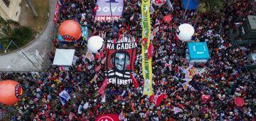 Ato da esquerda na Praça da República, em São Paulo, reúne 8,8 mil pessoas