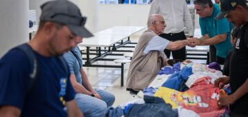 Em visita ao Recife, padre Júlio Lancellotti elogia trabalho realizado pela Casa do Pão