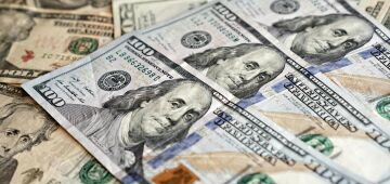 Brookings/Robin Brooks: medo de recessão é principal fator por trás de queda de dólar e juros