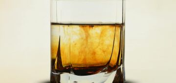 Mulher morre após ingerir uísque com suspeita de intoxicação por metanol em Petrolina