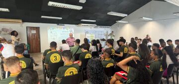 Centro Josué de Castro promove projeto de formação para alunos de escola da Rede Estadual de Ensino