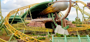 Homem morre após andar em montanha-russa de parque de diversões inaugurado este ano nos EUA