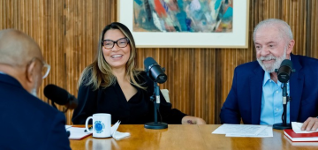 Lula diz que voltou a ser candidato porque tem 'compromisso de fé de ajudar o povo pobre'